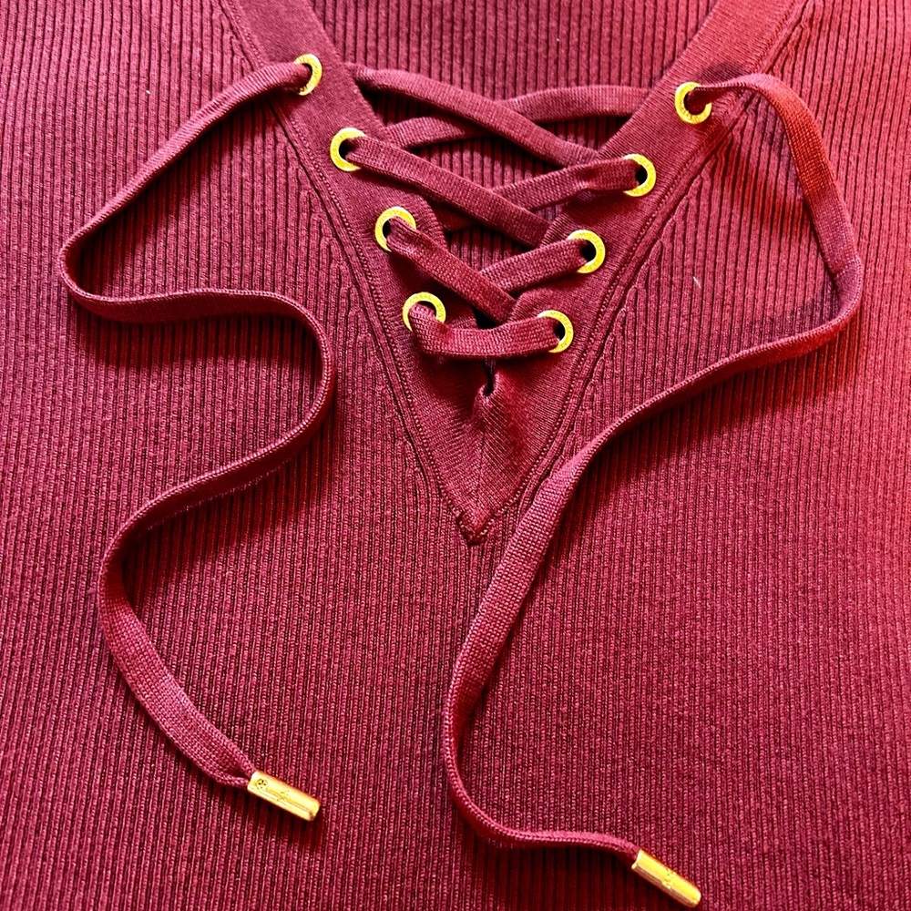 MICHAEL KORS Lace Front  Pull Over with Gold Tone Grommets NWOT Size M - Picture 3 of 8